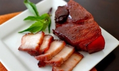 Thịt ba chỉ kho nước dừa 