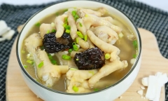 Chế biến chân gà hầm thuốc bắc thơm ngon lại cực bổ dưỡng