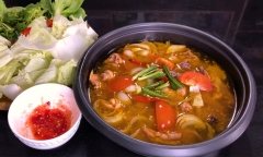 Chế biến ngay nồi lẩu gà Thái chua cay ngày gió lạnh, cà nhà vừa ăn vừa xuýt xoa