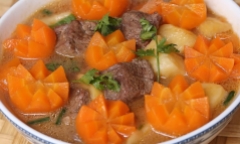 Cách làm bò hầm khoai tây cà rốt ngon ngất ngây, ai ăn cũng thích