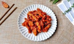 Phần khô nhất của thịt lợn đem sốt chua ngọt ăn cực cuốn lưỡi, cả nhà thi nhau gắp