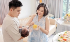 Liêu Hà Trinh công khai diện mạo quý tử sau 1 tháng làm mẹ