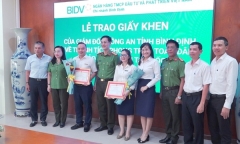 Hai nhân viên ngân hàng kịp thời ngăn chặn 2 vụ lừa đảo 1 tỷ đồng ở Bình Định