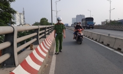 TP.HCM: Công an đến từng tiệm sửa xe, vận động không rải đinh