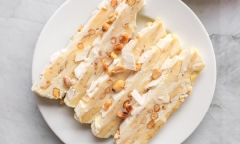 Chuối mua về để lâu sẽ bị hỏng vậy tại sao không thử làm món kem chuối siêu mát lạnh đãi gia đình