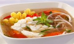 Bật mí công thức làm món canh mực nấu chua thanh mát, cực đơn giản cho gia đình
