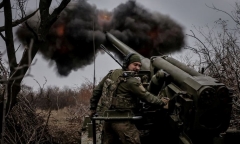 Ukraine liên tiếp bại trận trước Nga, Tổng thống Zelensky đề xuất 