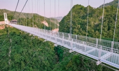 Chinh phục cầu kính Bạch Long
