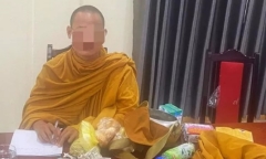 Thanh niên giả dạng nhà sư đi khất thực, thu lợi tiền trên đường ở Đà Nẵng