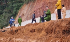 Sập bờ đất khi thi công mở rộng đèo Prenn, 1 người chết, 1 người bị thương nặng