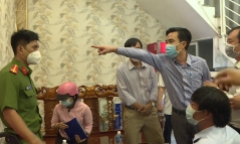 Người đàn ông lớn tiếng 