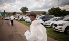 Nam Phi ngừng truy vết người tiếp xúc với ca mắc COVID-19