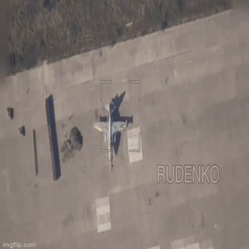 Clip: Cận cảnh UAV cảm tử Lancet phá hủy tiêm kích Su-25 Ukraine