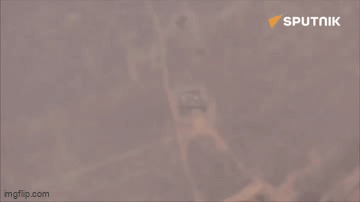 Khoảnh khắc UAV Nga kết hợp với pháo binh phá hủy trạm radar của Ukraine