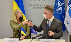NATO và Ukraine thắt chặt thoả thuận hợp tác chống tấn công mạng