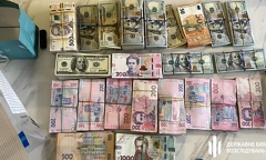 Ukraine truy quét chống tham nhũng trên khắp đất nước