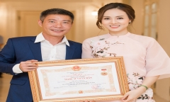 Dân tình lo lắng sau dòng trạng thái của Bà xã NSND Công Lý
