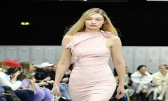Siêu mẫu Gigi Hadid bị tạm giam vì phát hiện cần sa trong hành lý