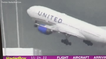 Video: Máy bay Boeing 777 chở 249 người bất ngờ rơi bánh khi vừa cất cánh