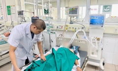 Người đàn ông khó thở, tức ngực nhập viện nguy kịch sau 1 tháng bị mèo cắn