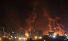 Israel tuyên bố tấn công nhà máy hóa dầu lớn nhất Iran