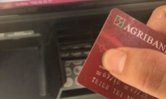 Thẻ Agribank bao lâu hết hạn?