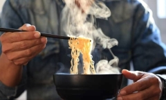 1 tuần nên ăn mấy gói mì tôm?