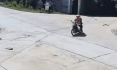 Clip: Xe tải phóng 