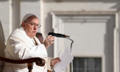 Giáo hoàng Francis nhập viện vì nhiễm trùng đường hô hấp
