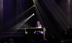 Fan meeting Trang Pháp bỗng hoá nơi “chữa lành” cho fan 