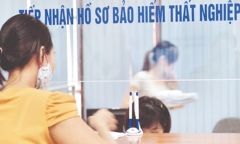 Nhà 3 tầng cháy ngùn ngụt trong đêm giao thừa, 4 người may mắn thoát nạn
