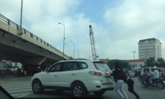 Xe hỏng đậu giữa đường, tài xế có bị phạt vì cản trở giao thông?