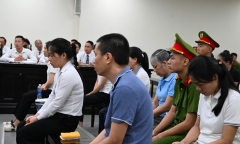 Vụ Herbitech sản xuất hàng giả: Hoãn phiên tòa xét xử vì vợ cựu giám đốc nhập viện