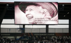 Những dấu ấn của Nữ hoàng Elizabeth II với bóng đá thế giới