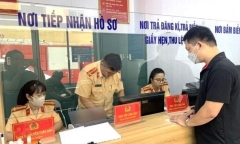 Đã có biển số định danh thì đi đăng ký xe có mất phí ra biển số không?