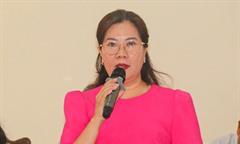 Nữ hiệu trưởng 
