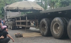 Tin tức tai nạn giao thông mới nhất ngày 5/6: Va chạm 2 xe bồn, giao thông ùn tắc cục bộ