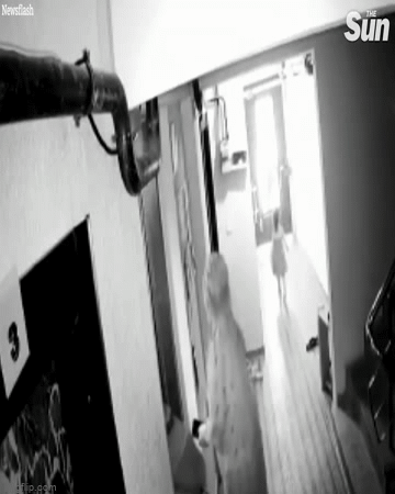 Bé 2 tháng tuổi qua đời thương tâm do tai nạn thang máy, đoạn video hiện trường gây ám ảnh 