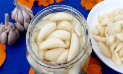 Tỏi ngâm với gia vị này cực tốt cho sức khỏe, giúp phòng ngừa ung thư hiệu quả