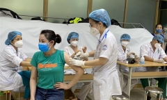 Bộ trưởng bộ Y tế chịu trách nhiệm nếu thiếu vaccine để xảy ra hậu quả