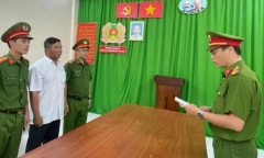 Công an TP.HCM khởi tố Giám đốc Chi cục Đăng kiểm Long An Phạm Hoài Hà và 8 người liên quan