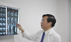 Thường xuyên duy trì thói quen này mỗi sáng người đàn ông ngỡ ngàng khi biết mình bị ung thư thực quản