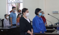 Xét xử nữ sinh trường luật giết cha bằng xyanua, dựng hiện trường giả