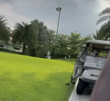 Lộ clip Hiền Hồ xuất hiện trên sân golf sau lùm xùm