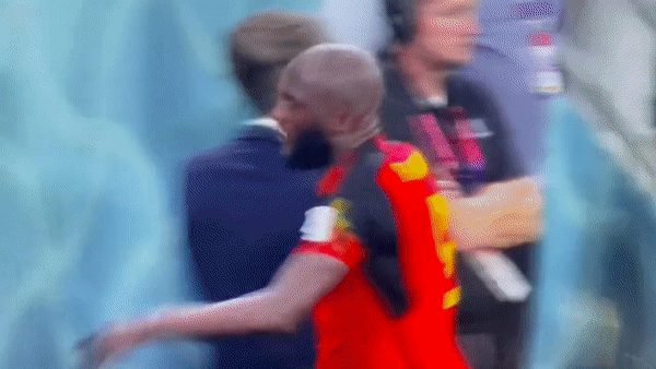World Cup 2022: Lukaku tức giận đấm thủng khu kỹ thuật sau khi tuyển Bỉ bị loại