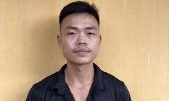 Tạm giữ đối tượng mang súng tự chế đi trả thù ở Bắc Giang