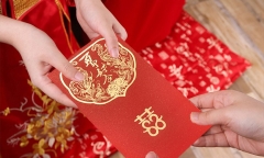 Chàng trai mừng cưới đồng nghiệp một tờ giấy, hôm sau được chú rể tặng hơn 3 triệu đồng
