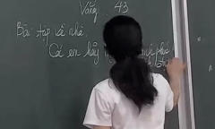 Nghẹn ngào đọc bài tập về nhà có 'hạn nộp suốt cuộc đời' của cô giáo