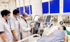 Sởi chưa hạ nhiệt, bác sĩ nhấn mạnh việc phụ huynh phải làm thời điểm này