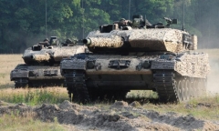 Ukraine nhận loạt xe tăng hiện đại từ phương Tây